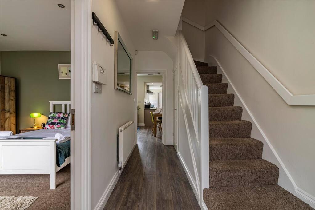 Dovecote House Beeston Private Parking 15Mins From Nottingham City Centre Close To Qmc Hospital المظهر الخارجي الصورة